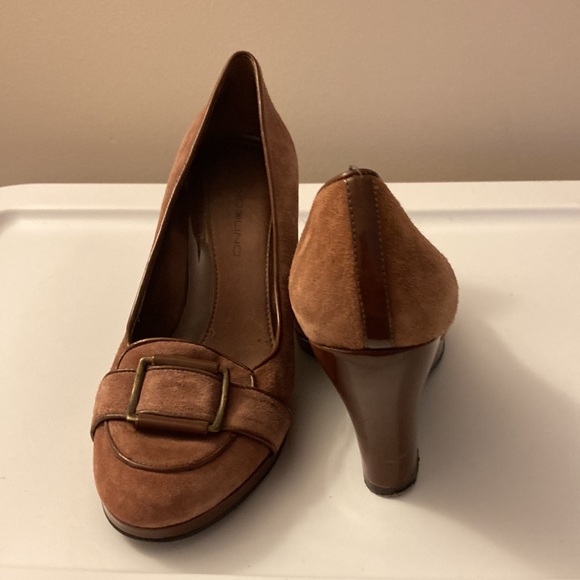 Bandolino vintage style wedge pump, size 7 - Picture 4 of 4